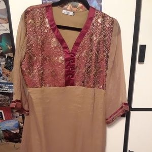 Stylish long top. Light fabric 12/14